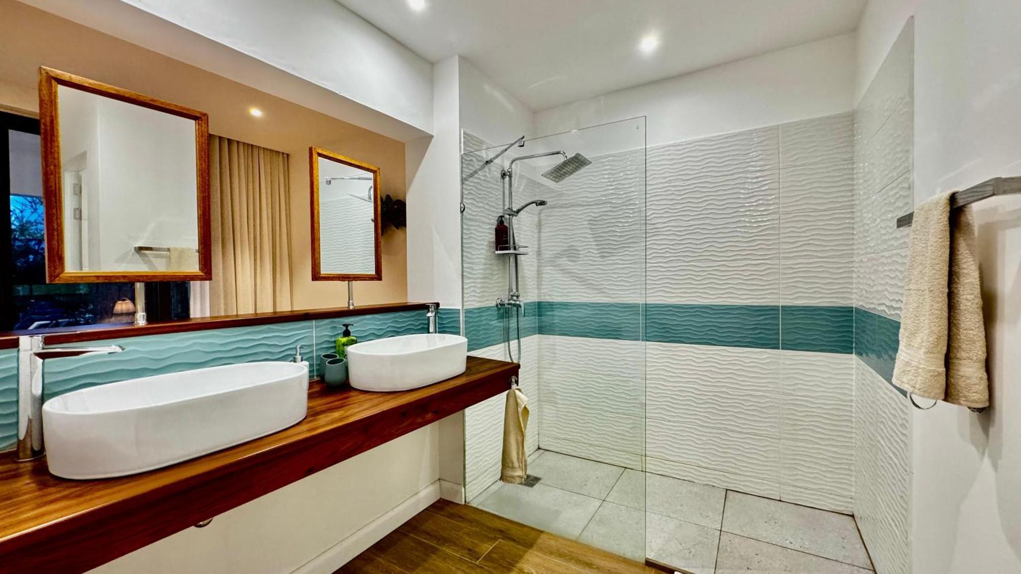Appartement De Luxe Piscine Et Vue Mer Rivière Noire Buitenkant foto